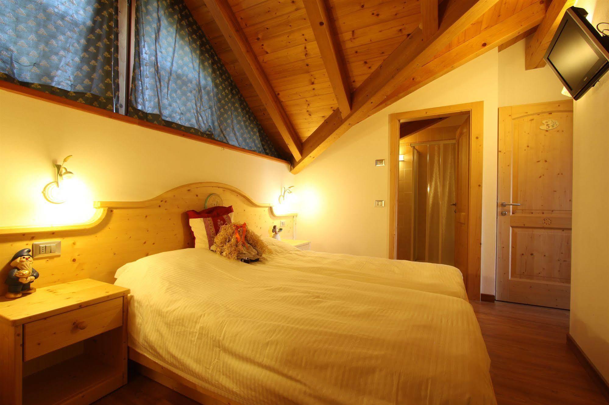 Bed and Breakfast B.& B. Corradini Castello-Molina di Fiemme Zewnętrze zdjęcie